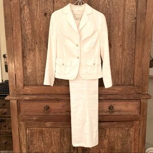GORGEOUS BANANA REPUBLIC WHITE LINEN SUIT